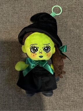 Elphaba plush keychain